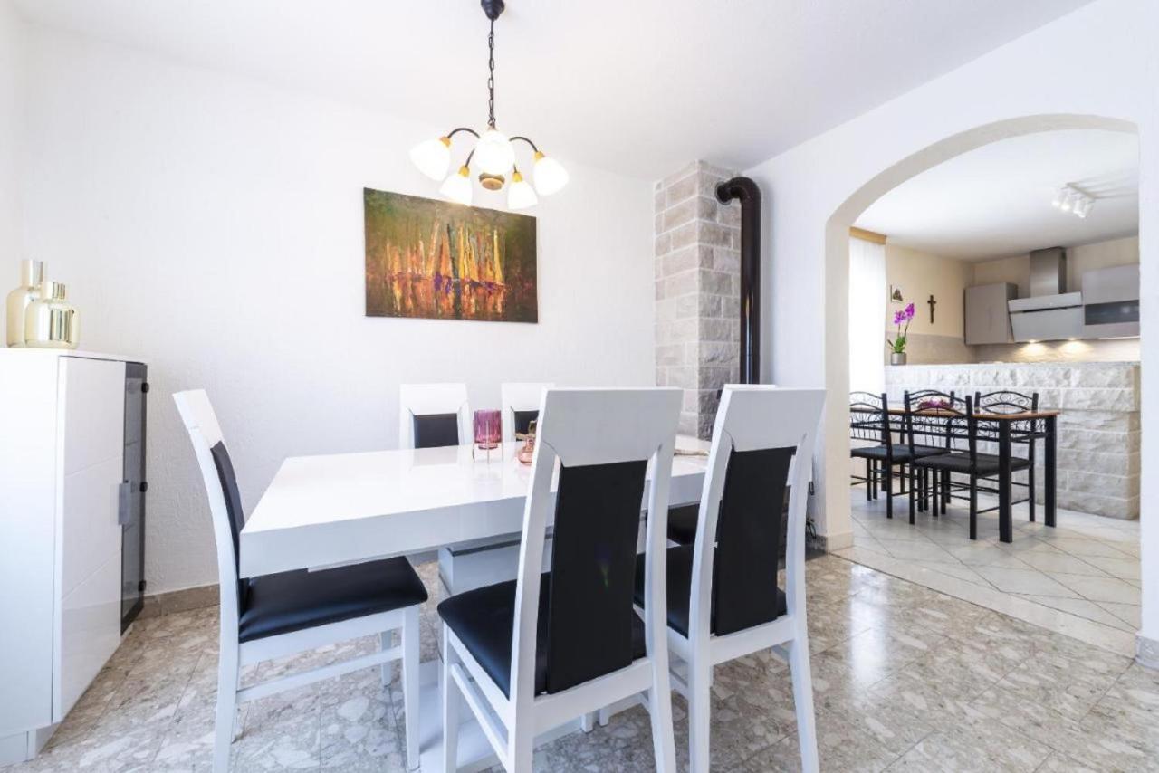 Holiday Home Swiss 챠브타트 외부 사진